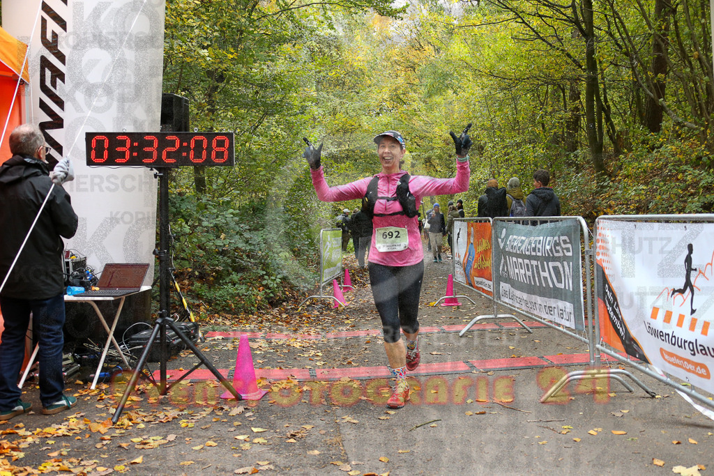 251026_1333_EX1_3649 | Sportfotografie im Rhein-Sieg Kreis, Köln, Bonn, NRW, Rheinland Pfalz, Hessen, etc. Unser Tätigkeitsfeld umfasst den Laufsport vom Volkslauf über den Marathon, Duathlon, Triathon bis zum Ultralauf wie Kölnpfad Ultra oder Schindertrail.