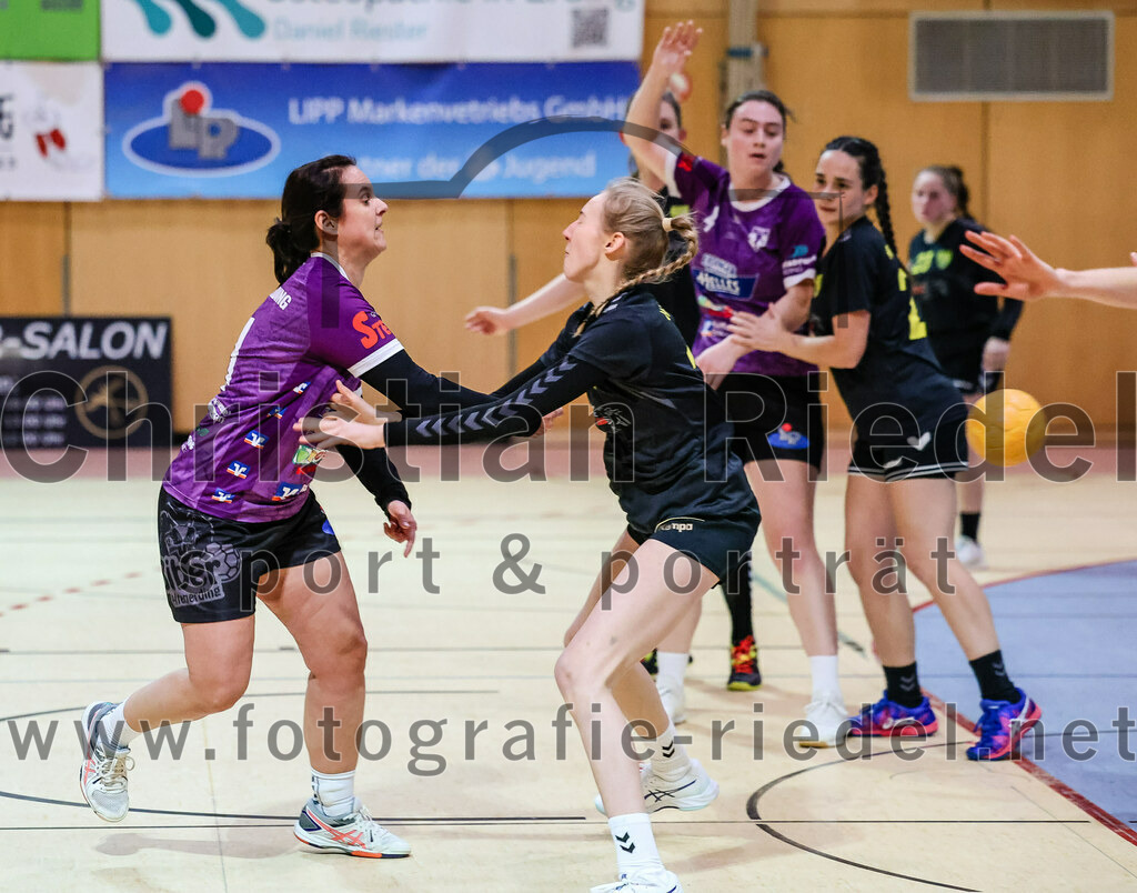 2023-12-17_052_SpVgg_Altenerding_II_gegen_HF_Scheyern | Erding, Deutschland, 17.12.2023:
Handball, Bezirksliga Frauen Altbayern 2023 / 2024, 9. Spieltag, SpVgg Altenerding II gegen HF Scheyern, Endergebnis: 22:26

Kati Gottschalk (SpVgg Altenerding, #11), Alena Seubert (HF Scheyern, #10)

Foto: Christian Riedel / fotografie-riedel.net