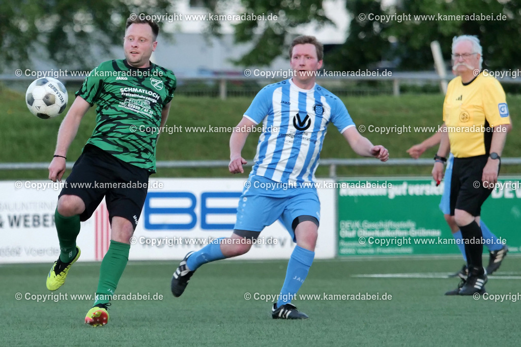 Fußball Kreispokal 25/26 Ü 32 : Spiel um Platz 3 : SV 08/29 Friedrichsfeld - SV Ringenberg AH  2 : 1 | Fußball Kreispokal 25/26 Ü 32 : Spiel um Platz 3 : SV 08/29 Friedrichsfeld - SV Ringenberg AH  2 : 1Spielort : Voerde Friedrichsfeld - Realisiert mit Pictrs.com