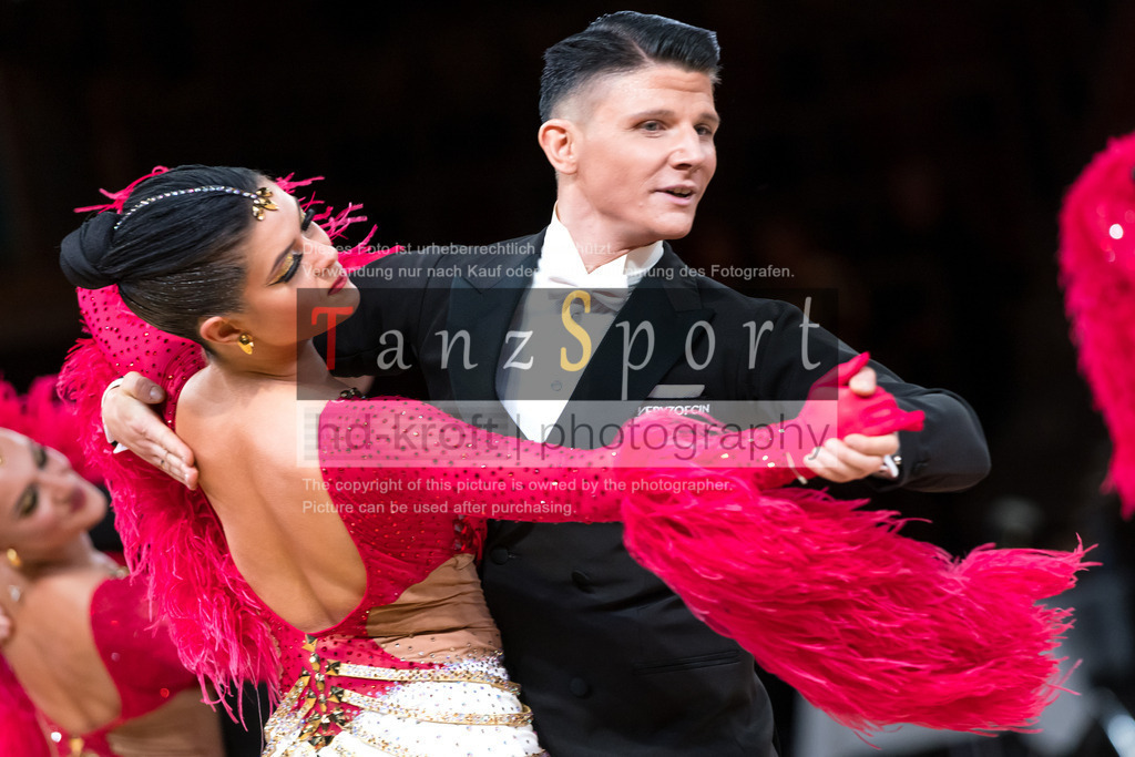 20241109_DM-Formationen_Vorrunde_2338 | Tanzsportbilder, Standardtanz, Lateintanz, WDSF, DTV, LTVB, dancecomp, goc, hessen tanzt, blaues band der spree, walzer, tango, wiener walzer, slowfox, quickstepp, samba, rumba, cha-cha-cha, paso doble. jive, hd-kroft photography, turniertanzsport