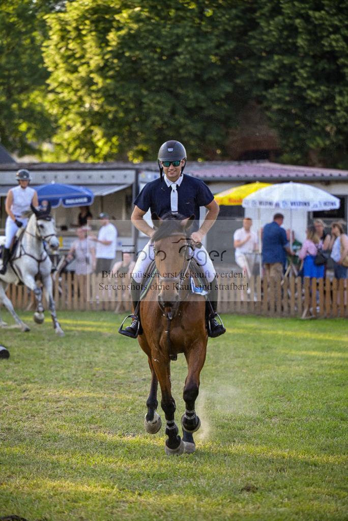 Reitturnier Voxtrup | Entdecke hochwertige Reitturnierfotos von Foto Oger. Professionell, emotional und authentisch – jetzt Lieblingsmomente im Shop bestellen.Deutschlandweite Turnierfotografie. - Realisiert mit Pictrs.com