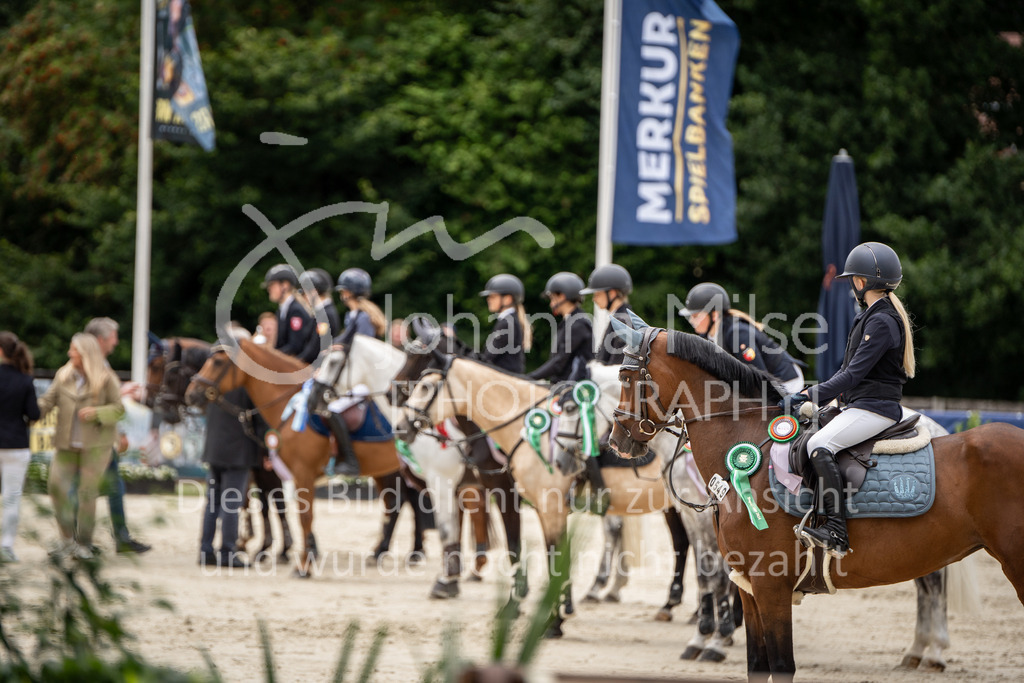 BHO24-SD-PonyTrophy-DSC07381 | Deine schönsten Turniermomente als professionelle Fotos! Entdecke hochwertige Pferdesport-Fotografie im Online-Shop. Jetzt Fotos finden & bestellen!
