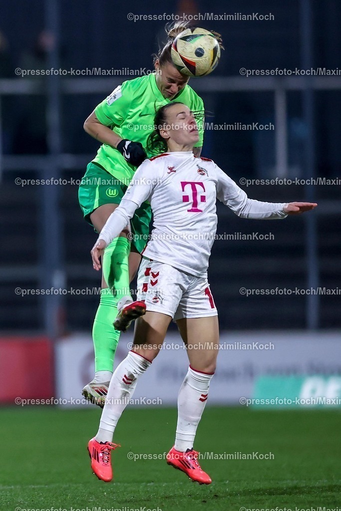Koe07022501044 | 07.02.2025, Frauen Fußball, 1. FC Köln - VfL Wolfsburg, 1. Fußball Bundesliga, Franz-Kremer-Stadion, Saison 2024 2025: Alexandra Popp (VfL Wolfsburg #11) im Zweikampf gegen Alena Bienz (1. FC Köln #11) DFB regulations prohibit any use of photographs as image sequences and or quasi-video.