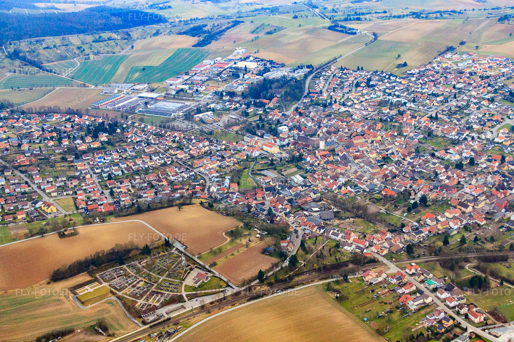Luftbild: Stadtansicht im Kraichgau von Nordosten in Sulzfeld im Bundesland Baden-Württemberg in Deutschland. Foto: IMG_38222.jpg vom 12.03.2011 durch Werner Riehm/FLY-FOTO.de