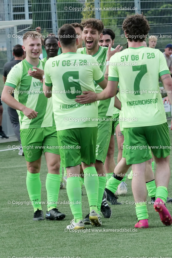 Fußball : Bezirksliga : SV 08/29 Friedrichsfeld - Borusia Veen am 10.05.2026 in Voerde Friedrichsfeld | Fußball : Bezirksliga : SV 08/29 Friedrichsfeld - Borusia Veen am 10.05.2026 in Voerde Friedrichsfeld - Realisiert mit Pictrs.com