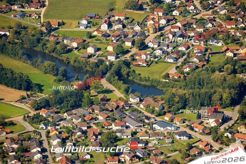Das Luftbild zeigt : Neubäu am See Uferbereich Roding - Die Luftaufnahme wurde 2023 vom UL-Flugzeug aus erstellt ( keine Drohne ) - Hochauflösende Luftaufnahme - Für grossformatige Ausdrucke geeignet. Die Geschenkidee !Mit Lizenz und Bildrechte bestellbar