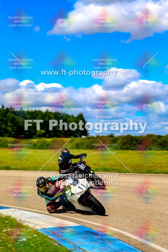 011-6466 | Hier findet Ihr Bilder von Touristenfahrten auf der Nürburgring Nordschleife oder von anderen Veranstaltungen die ich besucht habe. Viel Spass beim Durch Schauen 