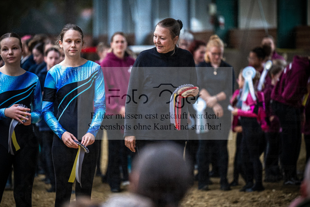 DOS_0372 | Entdecke hochwertige Reitturnierfotos von Foto Oger. Professionell, emotional und authentisch – jetzt Lieblingsmomente im Shop bestellen.Deutschlandweite Turnierfotografie. - Realisiert mit Pictrs.com