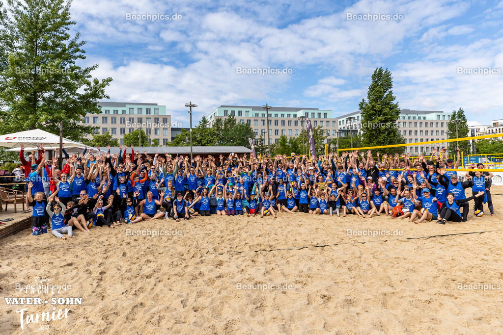 2022-00063002-Vater-Sohn-Turnier-Turnierbilder-2 | 26.05.2022; Berlin Foto: Gerold Rebsch - www.beachpics.de
