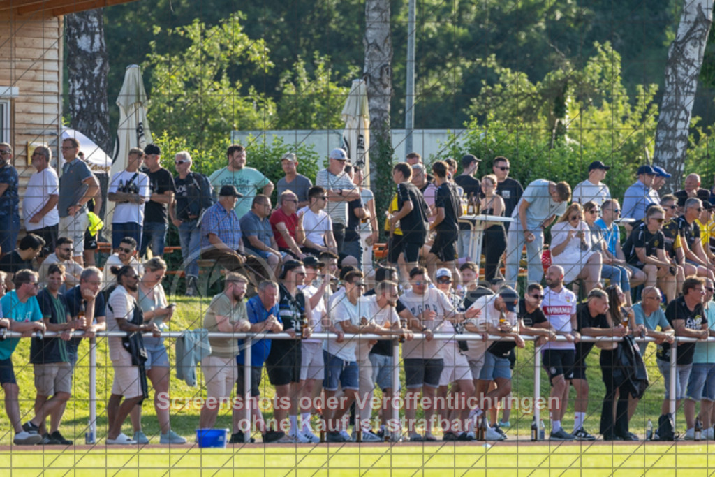 20250620_190906_0297 | #,TV Eybach (rot) vs. TSV Ottenbach (gelb), Fussball, Relegationsfinale in Kreisliga A3 - Bezirk Neckar/Fils, Saison 2024/2025, Eichenbachstadion, Haldenstraße, 73054 Eislingen, 20.06.2025 - 18:30 Uhr,Foto: PhotoPeet-Sportfotografie/Peter Harich