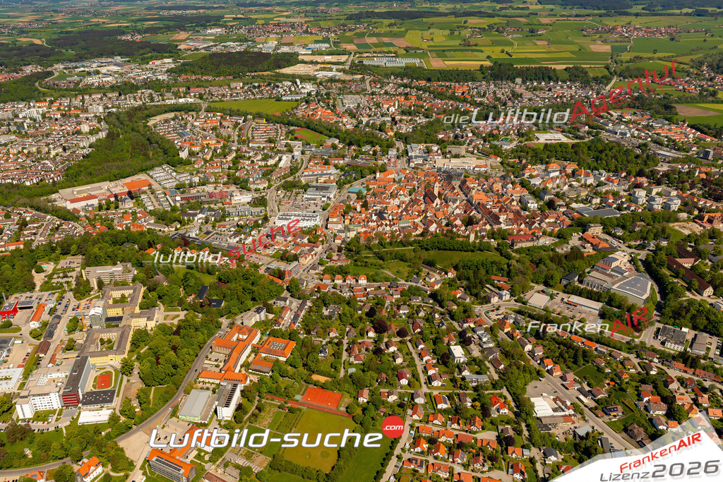 Das Luftbild zeigt :  Kaufbeuren - Die Luftaufnahme wurde 2024 vom UL-Flugzeug aus erstellt ( keine Drohne ) - Hochauflösende Luftaufnahme - Für grossformatige Ausdrucke geeignet. Die Geschenkidee !Mit Lizenz und Bildrechte bestellbar