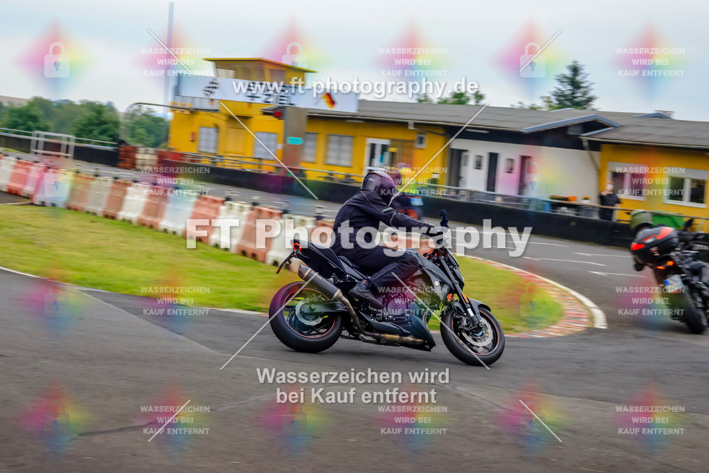 OBK-5276 | Hier findet Ihr Bilder von Touristenfahrten auf der Nürburgring Nordschleife oder von anderen Veranstaltungen die ich besucht habe. Viel Spass beim Durch Schauen 