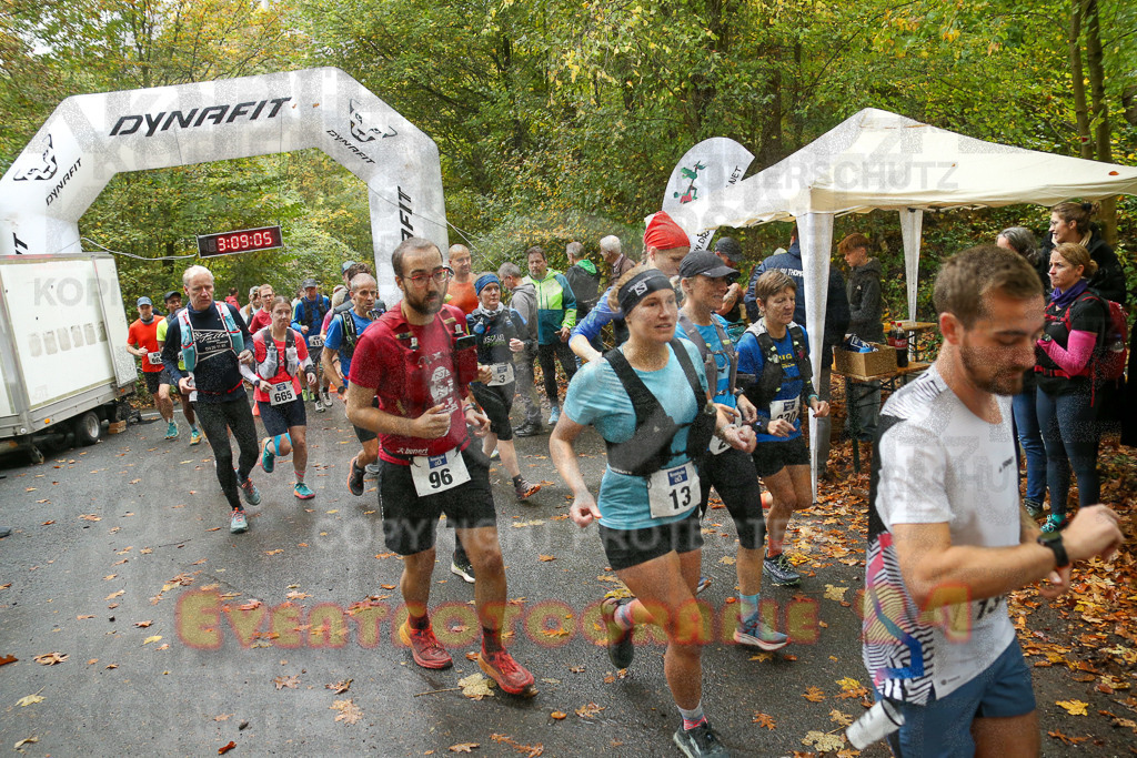241027_1009_EX1_3612 | Sportfotografie im Rhein-Sieg Kreis, Köln, Bonn, NRW, Rheinland Pfalz, Hessen, etc. Unser Tätigkeitsfeld umfasst den Laufsport vom Volkslauf über den Marathon, Duathlon, Triathon bis zum Ultralauf wie Kölnpfad Ultra oder Schindertrail.