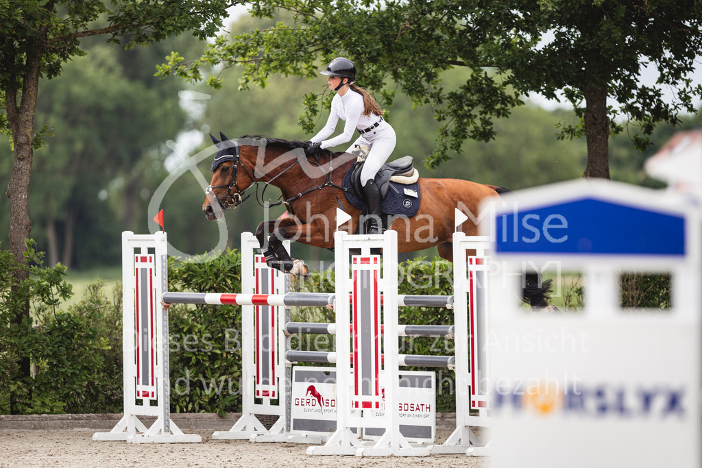 250622_Lemwerder_M2-SprmstAnf-832 | Deine schönsten Turniermomente als professionelle Fotos! Entdecke hochwertige Pferdesport-Fotografie im Online-Shop. Jetzt Fotos finden & bestellen!