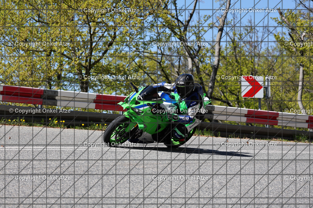IMG_7610 | Fotograf am Kyffhäuser. Onkel Atze. Kyffhäuser Rennstrecke. Café36. Motorsportfotografie. - Realisiert mit Pictrs.com
