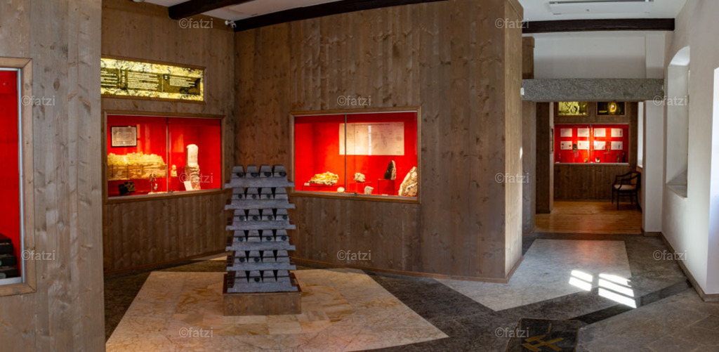 Bergbau-Museum Innen _fatzi_20230908-155512-Pano | Fatzi Bilder-Archiv! 
Die Bilder sind für private Nutzung lizenzfrei. Die kommerzielle Nutzung ist möglich und erwünscht, jedoch bitte ich um vorherige Kontaktaufnahme per E-Mail (info@fatzi.at) oder unter +43 650 7828269 - Realisiert mit Pictrs.com
