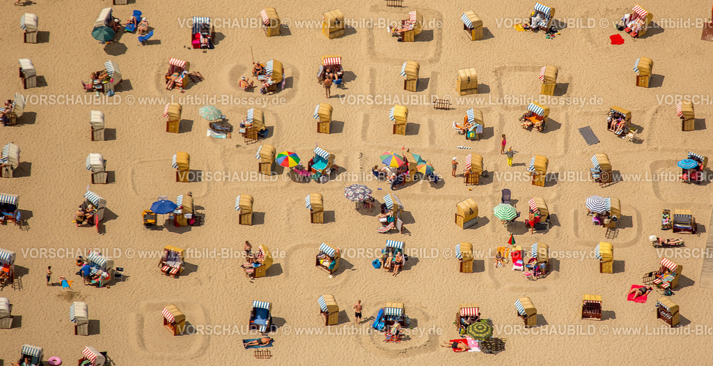 Luebeck15069444Travemuende | Sandstrand von Travemünde an der Ostsee, Ostseestrand, Strandkörbe, Badestrand, Brodtener Ufer vor dem A-ROSA Hotel, Travemünde,  Lübeck, Lübecker Bucht, Hansestadt, Schleswig-Holstein, Deutschland