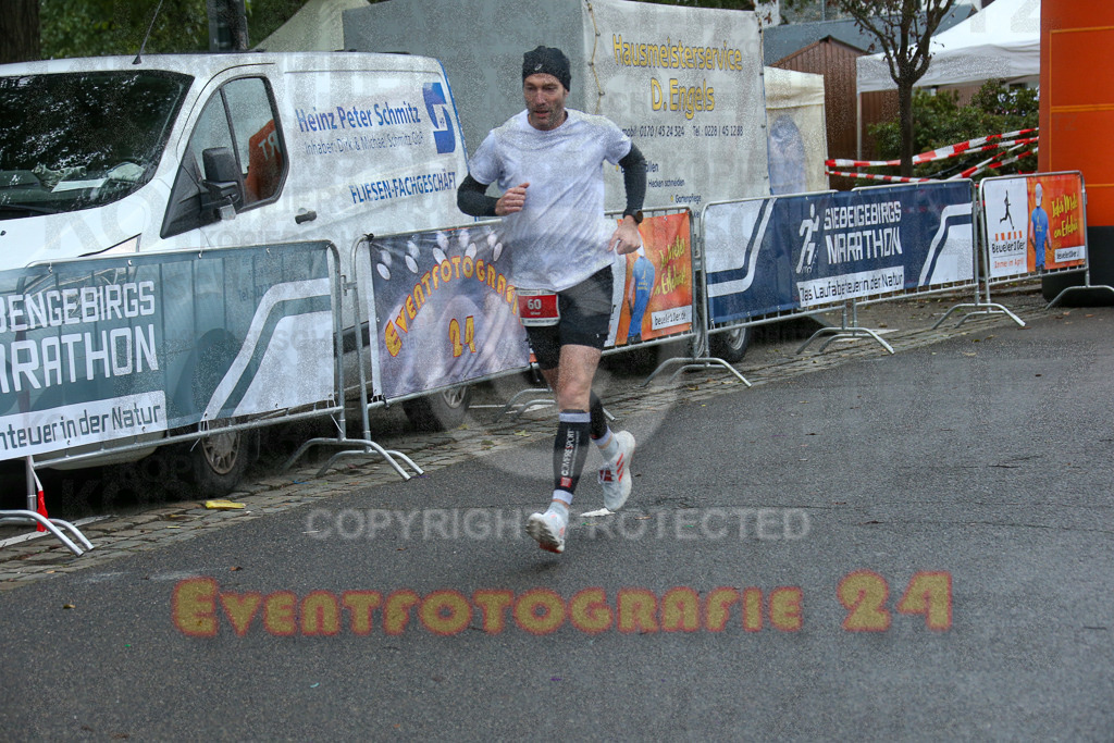 251130_1141_EX1_8224 | Sportfotografie im Rhein-Sieg Kreis, Köln, Bonn, NRW, Rheinland Pfalz, Hessen, etc. Unser Tätigkeitsfeld umfasst den Laufsport vom Volkslauf über den Marathon, Duathlon, Triathon bis zum Ultralauf wie Kölnpfad Ultra oder Schindertrail.