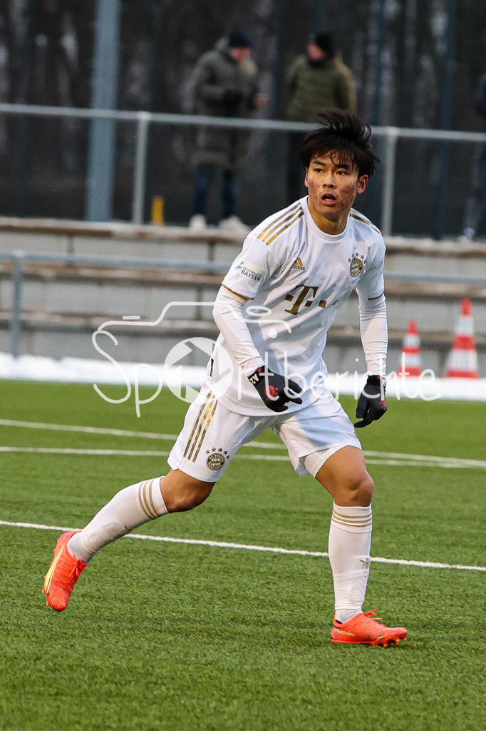 FC Bayern Amateure - Bahlinger SC | Taichi FUKUI (FCB #21) am Ball