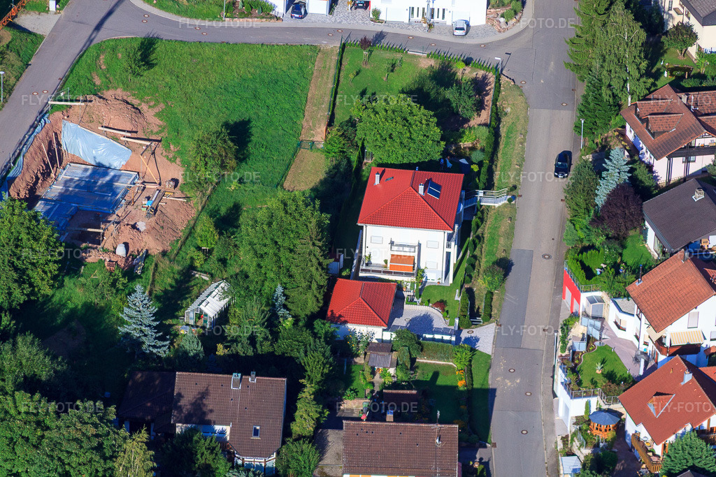 Luftbild: Winzerstr im Ortsteil Ellmendingen in Keltern im Bundesland Baden-Württemberg in Deutschland. Foto: IMG_32527.jpg vom 21.08.2010 durch Werner Riehm/FLY-FOTO.de