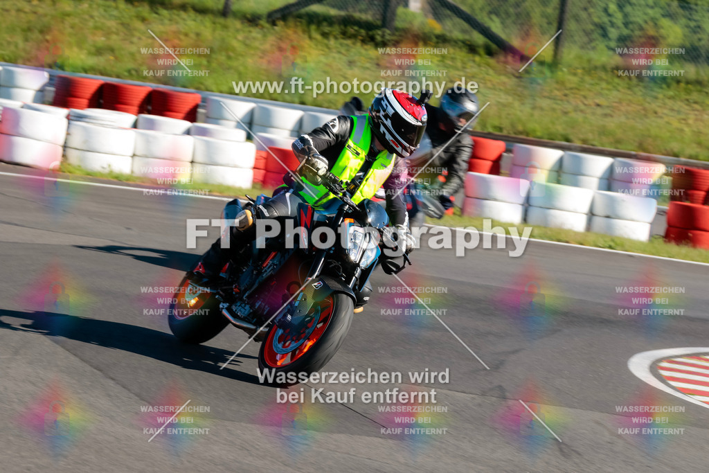 Moto-TeamOBK-21218 | Hier findet Ihr Bilder von Touristenfahrten auf der Nürburgring Nordschleife oder von anderen Veranstaltungen die ich besucht habe. Viel Spass beim Durch Schauen 