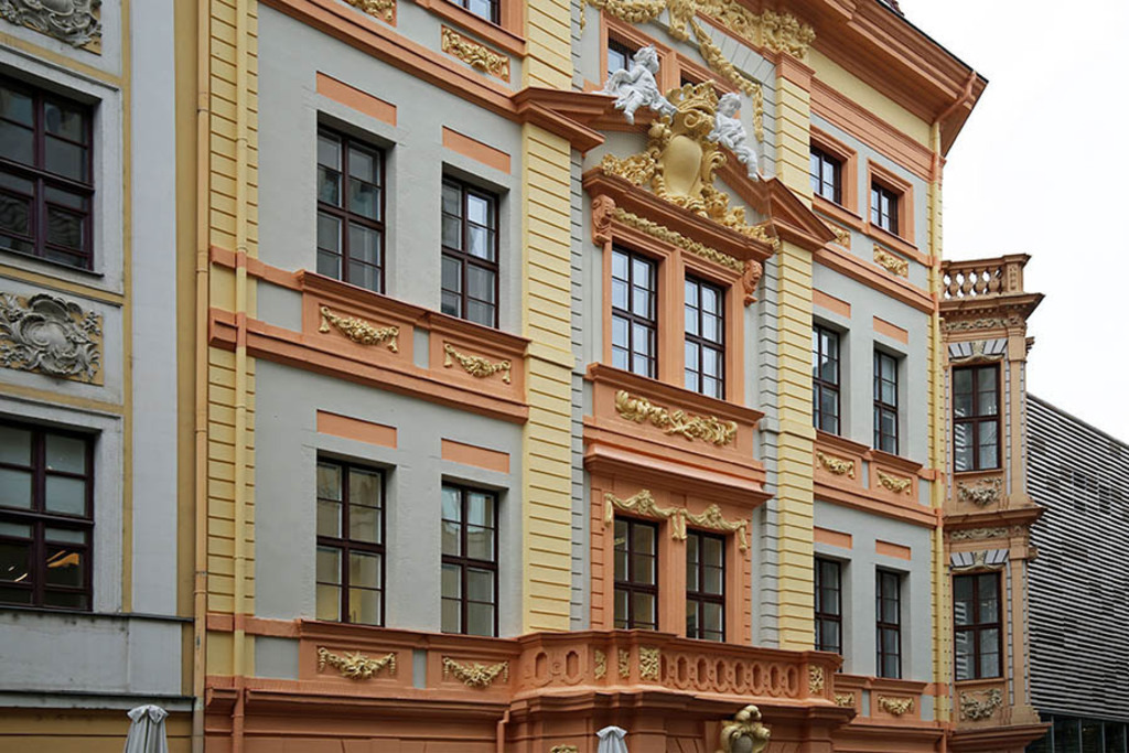 Bildlexikon Leipzig - Romanushaus - Blick von der Katharinenstraße | Das Team hinter BILDLEXIKON LEIPZIG bündelt historische wie aktuelle Informationen über die Stadt Leipzig in Text und Bild auf einer Plattform und stellt diese der interessierten Öffentlichkeit zur Verfügung.