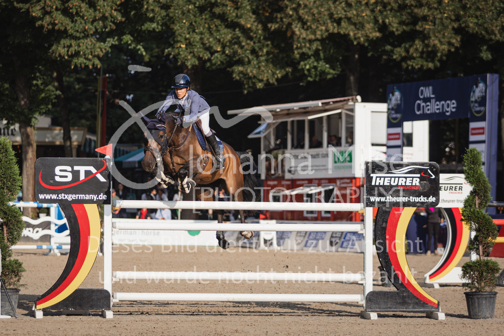 230910_OWLCh_Youngster8y-828 | Deine schönsten Turniermomente als professionelle Fotos! Entdecke hochwertige Pferdesport-Fotografie im Online-Shop. Jetzt Fotos finden & bestellen!