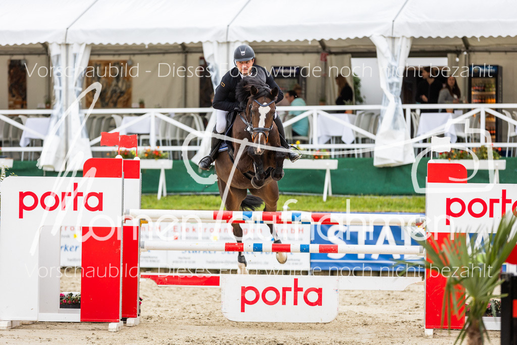 BHO-2PhSpr-M-5-2351 | MomenTaufnahmen Pferdesportfotos