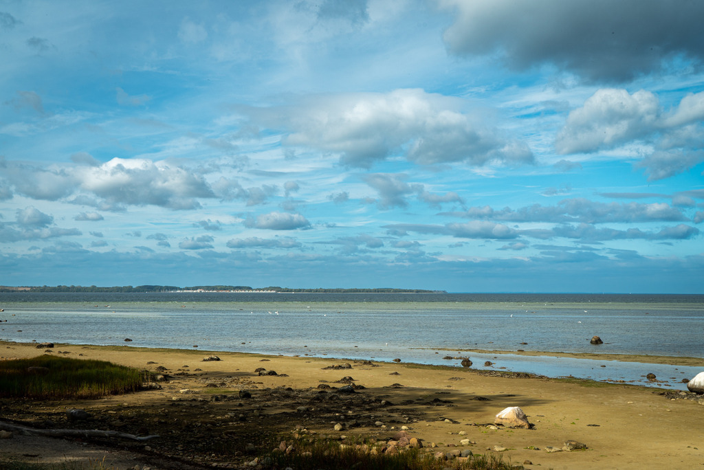 Hohenwieschendorf im Spätsommer | Ein Vormittag im Spätsommer 2023 an der Steilküste vor Hohenwieschendorf in Mecklenburg-Vorpommern.  - Realisiert mit Pictrs.com