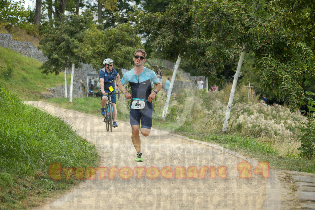 250824_1420_EX1_5892 | Sportfotografie im Rhein-Sieg Kreis, Köln, Bonn, NRW, Rheinland Pfalz, Hessen, etc. Unser Tätigkeitsfeld umfasst den Laufsport vom Volkslauf über den Marathon, Duathlon, Triathon bis zum Ultralauf wie Kölnpfad Ultra oder Schindertrail.
