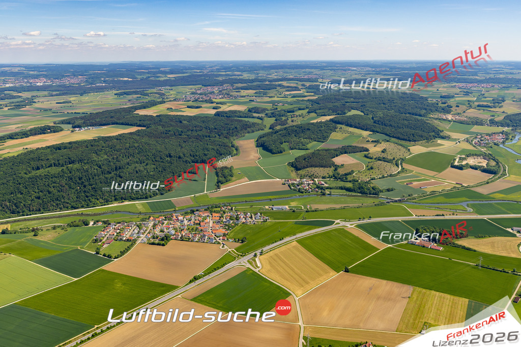 Die Luftaufnahme Hoppingen - Harburg wurde 2022 vom Flugzeug aus (keine Drohne) erstellt. Hohe Auflösung -für große Poster und Wandbilder geeignet - Garantiert!