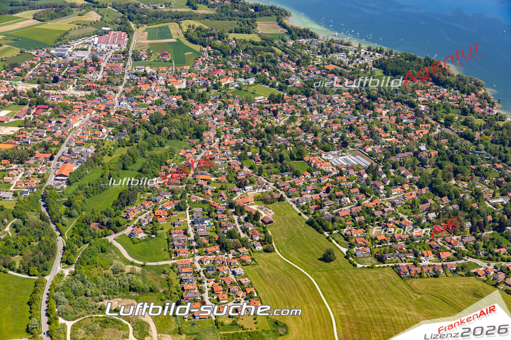Aktuelles Luftbild von  utting-am-ammersee - Die Luftaufnahme wurde 2021 mittels UL-Flugzeug erstellt ( keine Drohne ) - hochauflösende Kamera-Systeme von  Canon -Beste Qualität - Für grossformatige Ausdrucke geeignet. Die Geschenkidee !