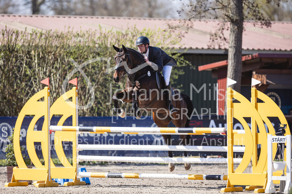 250408_Mühlen_SprPf-L-371 | Deine schönsten Turniermomente als professionelle Fotos! Entdecke hochwertige Pferdesport-Fotografie im Online-Shop. Jetzt Fotos finden & bestellen!
