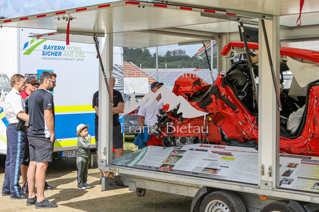 OE7A3034 | Ausstellung der Polizei, Unfallfahrzeug von Kalteck