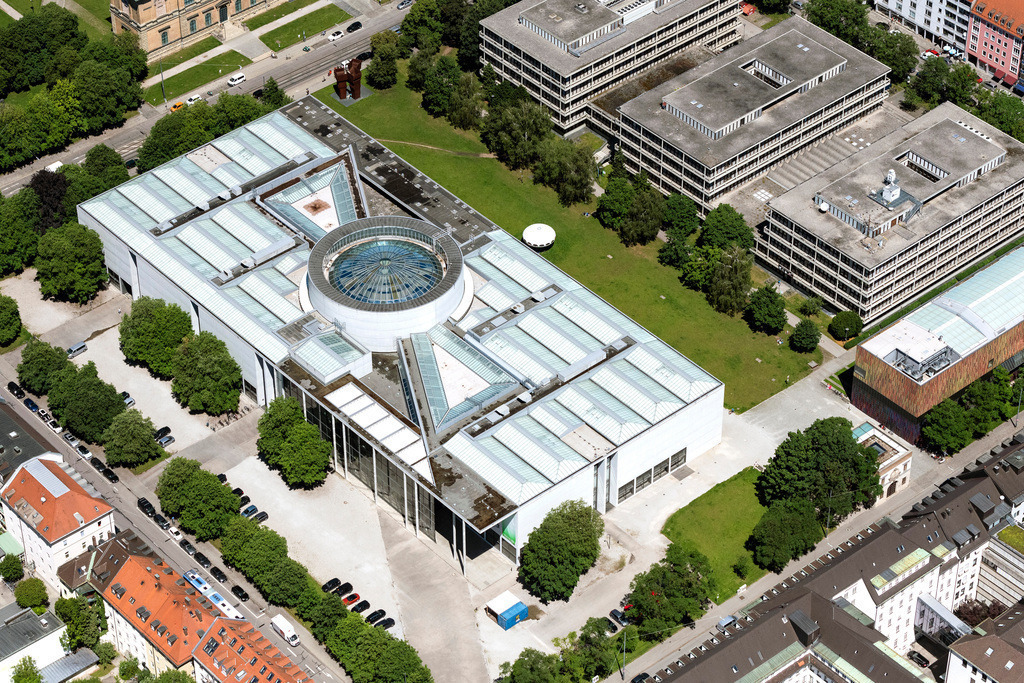 dr__0053929.jpg | MüNCHEN 12.06.2020 Museum Pinakothek der Moderne an der Gabelsbergerstraße - Türkenstraße in München Maxvorstadt im Bundesland Bayern. Weiterführende Informationen bei: Bayerische Staatsgemäldesammlungen Kunstareal München. // The " Museum Pinakothek der Moderne " in Munich Maxvorstadt in the state of Bavaria. Further information at: Bayerische Staatsgemaeldesammlungen Kunstareal Muenchen. Foto: Daniel Reiter