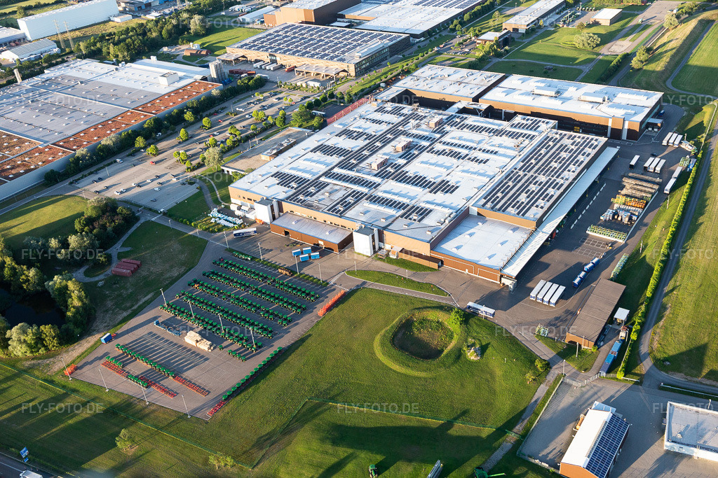 Luftbild: John Deere Werk in Bruchsal im Bundesland Baden-Württemberg in Deutschland. Foto: IMG_115274.jpg vom 13.06.2019 durch Werner Riehm/FLY-FOTO.de