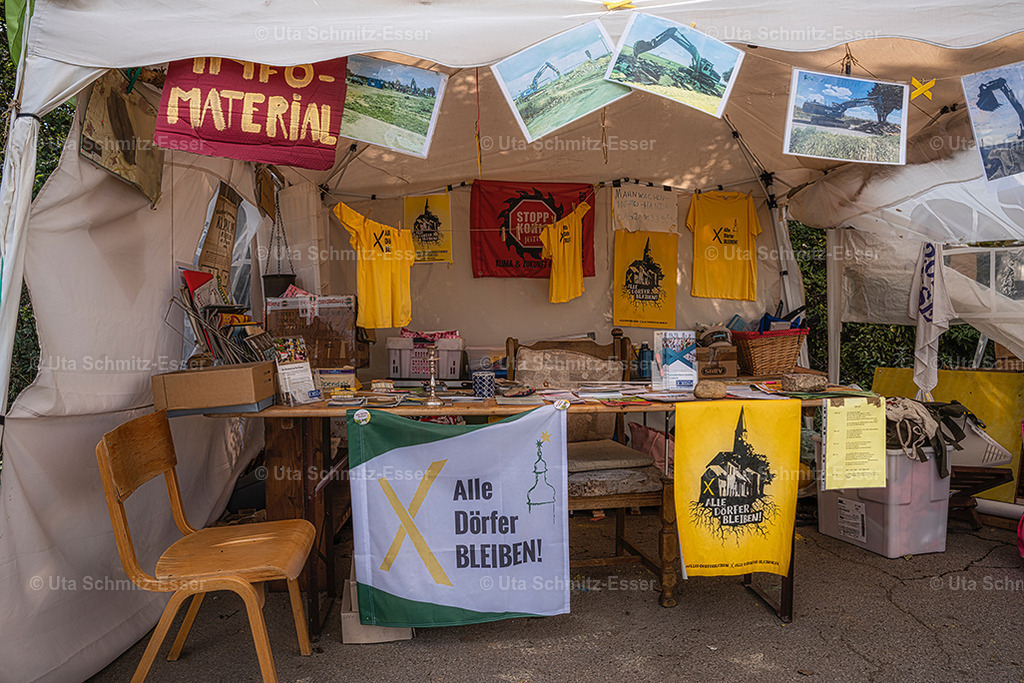 Menschenkette_Luetzerath_08 | CEUS Design - Realisiert mit Pictrs.com