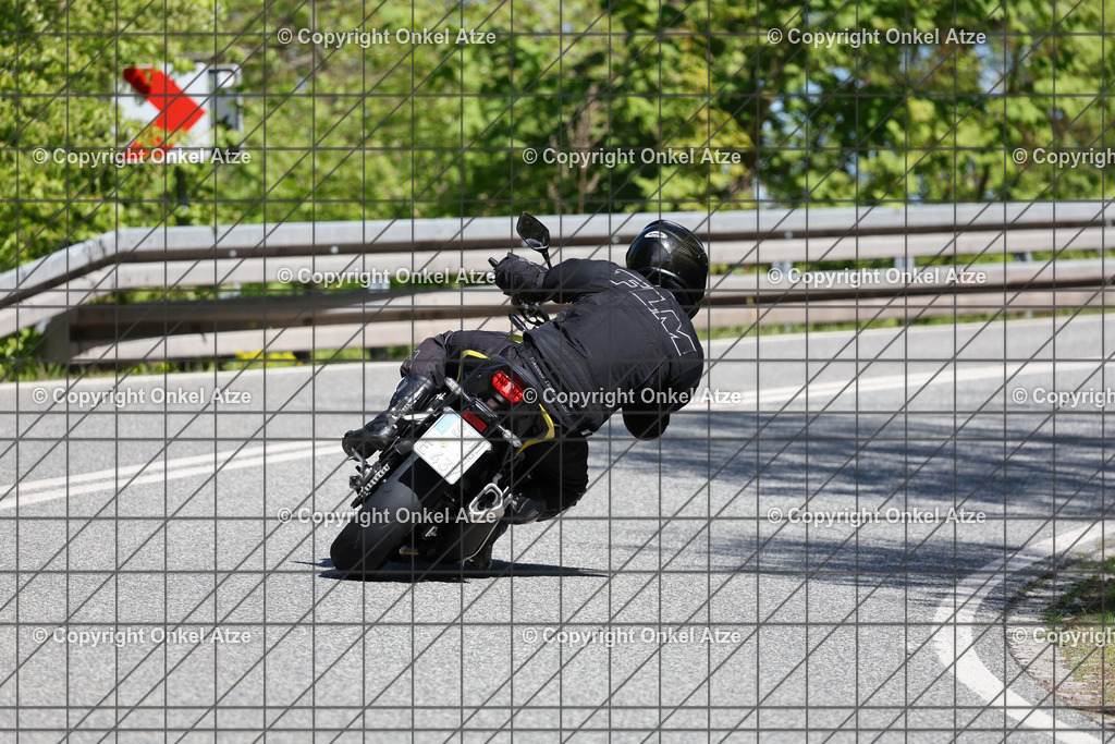 IMG_0228 | Fotograf am Kyffhäuser. Onkel Atze. Kyffhäuser Rennstrecke. Café36. Motorsportfotografie. - Realisiert mit Pictrs.com