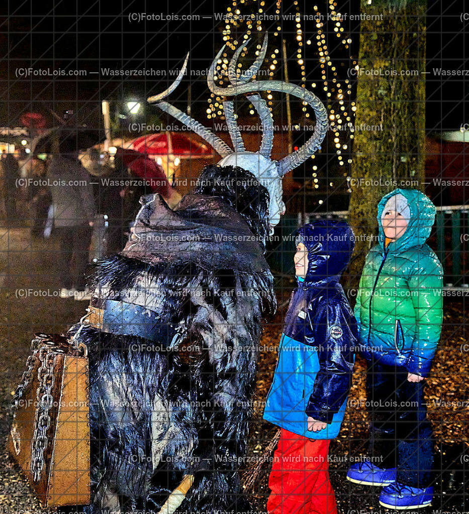 ALP7366_Wieselburger Advent_Zwieslteifln | (C)FotoLois.com, Alois Spandl. 25igster WIESELBURGER ADVENT, Perchtenlauf der 'Zwieslteifln', Fr 22. Dez. 2023.