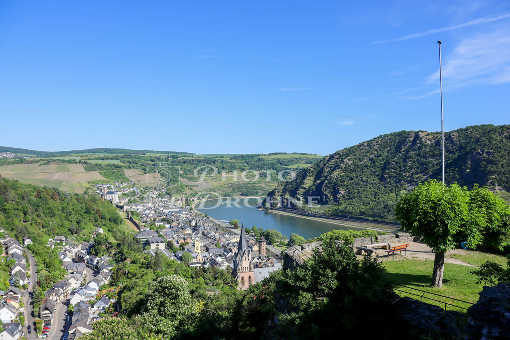 Schönburg-7341 | Blick auf die Stadt Oberwesel von der Schönburg aus. - Realisiert mit Pictrs.com