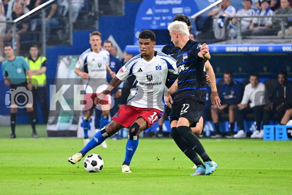 KBS Picture_HSV-HerthaBSC_040 | v.l. Koenigsdoerffer Ransford-Yeboah (HSV) , Winkler Marten (Hertha BSC) , Gechter Linus (Hertha BSC) ,Sportplatz :  Volksparkstadion, - Realisiert mit Pictrs.com