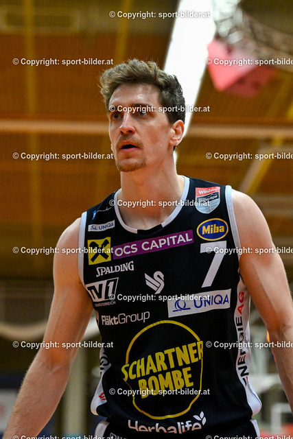 AUT, BSL, Flyers Wels vs Basket Swans Gmunden | 26.12.2023, Raiffeisen Arena Wels, AUT, BSL, Flyers Wels vs Basket Swans Gmunden, im Bild Benedikt Guettl (Swans)


// BSL, Basketball Super League Match between Flyers Wels and Gmunden Swans, Austria on 2023/12/26