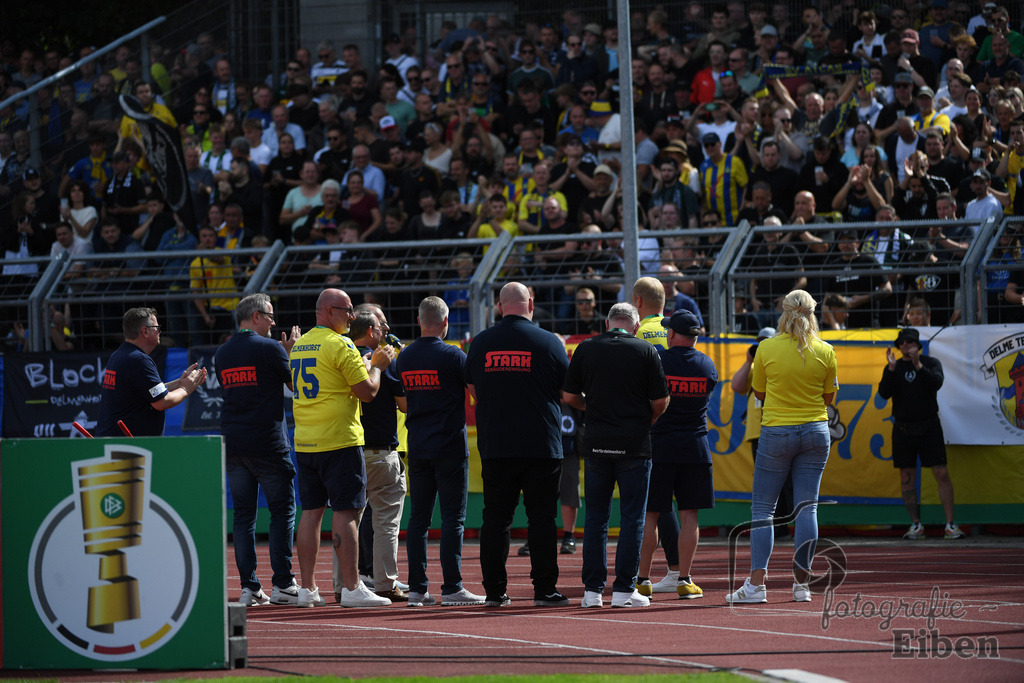 SV Atlas-Delmenhorst-Borussia Mönchengladbach | DFB-Pokal 1. Runde;SV Atlas Delmenhorst (gelb)-Borussia Mönchengladbach (schwarz) am 17.08.2025 in Oldenburg (Marschweg-Stadion), Photo: Philip Eiben 2025 - Realisiert mit Pictrs.com