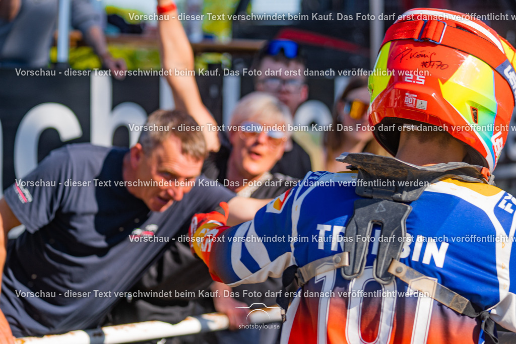 20260501_MCWriezen-4292 | Sportfotografin aus Berlin-Brandenburg mit Fokus auf Motocross. Ich halte deine sportliche Leistung und echte Emotionen auf und neben der Strecke professionell fest. Entdecke die Fotos von deinem Rennen und bestelle sie direkt hier im Shop.