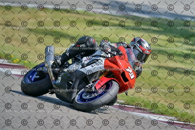 26BT02-1310 | markuskiefer.com - Realisiert mit Pictrs.com