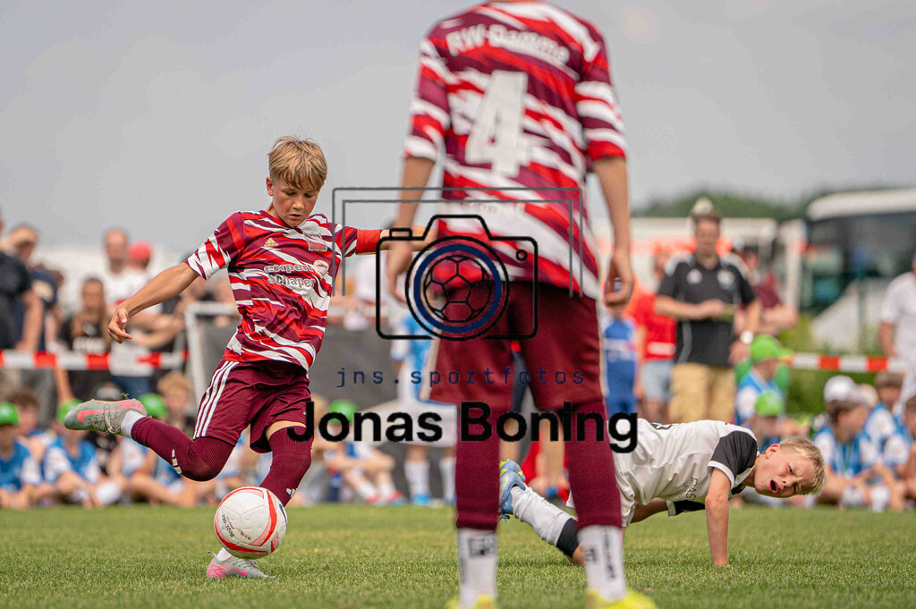 Fußball I E-Junioren I Saison 2025-2026 I OM-Cup Lüsche I Sonntag  I 24864 | jns.sportfotos - Realisiert mit Pictrs.com