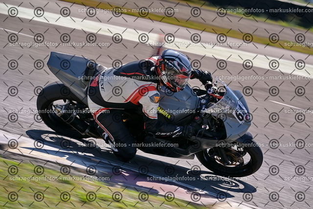 26bt05-0015 | markuskiefer.com - Realisiert mit Pictrs.com