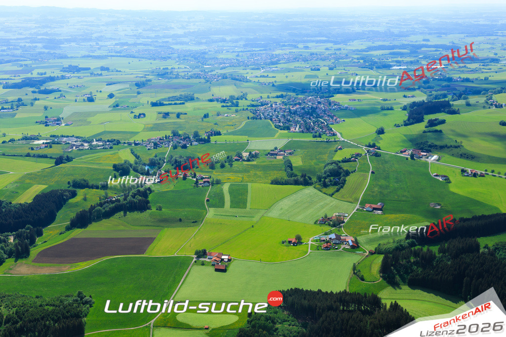 Die Luftaufnahme der Stadt Untrasried wurde vom UL-Flugzeug heraus erstellt ( keine Drohne )- hohe Auflösung für beste Qualität