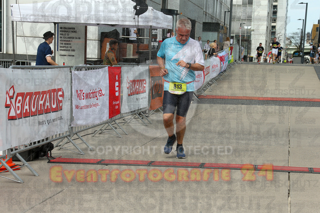 250920_1323_EX1_4330 | Sportfotografie im Rhein-Sieg Kreis, Köln, Bonn, NRW, Rheinland Pfalz, Hessen, etc. Unser Tätigkeitsfeld umfasst den Laufsport vom Volkslauf über den Marathon, Duathlon, Triathon bis zum Ultralauf wie Kölnpfad Ultra oder Schindertrail.