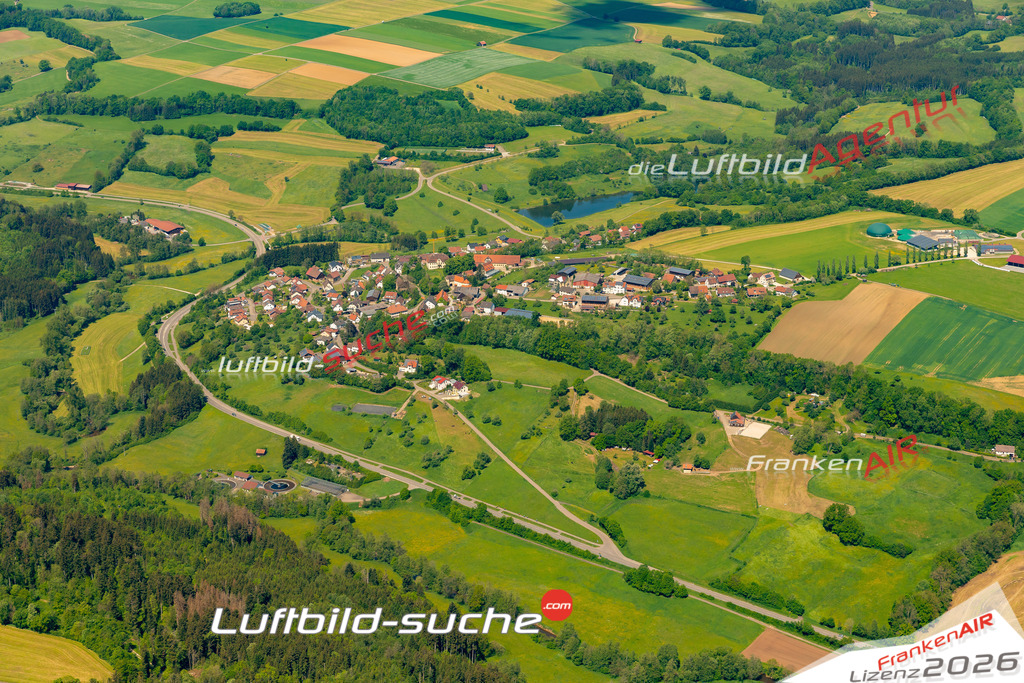 Das Luftbild zeigt : Horn Göggingen - Die Luftaufnahme wurde 2024 vom UL-Flugzeug aus erstellt ( keine Drohne ) - Hochauflösende Luftaufnahme - Für grossformatige Ausdrucke geeignet. Die Geschenkidee !Mit Lizenz und Bildrechte bestellbar